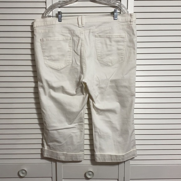 New York & co low rise wide leg crop!! - Picture 2 of 6